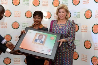 Côte dÂ’Ivoire : LÂ’ONG Servir honore le couple Ouattara pour son engagement dans lÂ’humanitaire